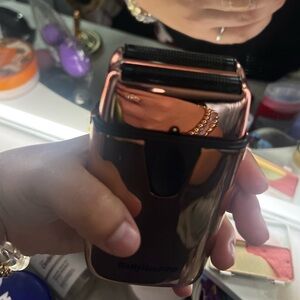 BaByliss Rose Gold Electric Shaver